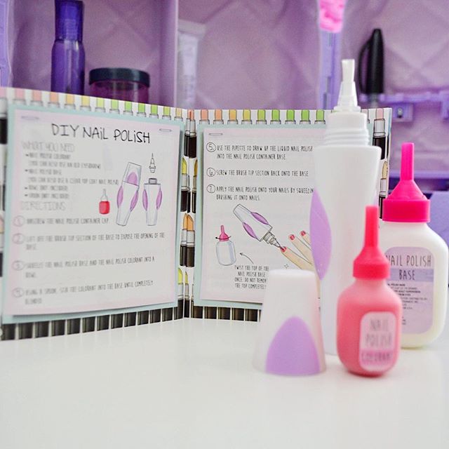 ProjectMc2UK's tweet photo. You can create your very own custom DIY Nail Polish 💅 with the Ultimate Makeover Bag! ✨🎒✨ https://t.co/9Lntsodk1A