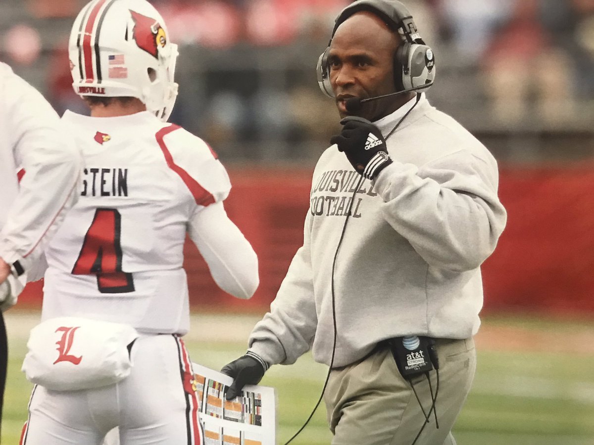 CoachWillStein's tweet photo. Going through some old pictures and stumbled upon this one. I will forever be grateful for @CoachStrong_USF for his belief in me as a player! Threw my first TD as a Cardinal in this game! https://t.co/COhjymCKhN