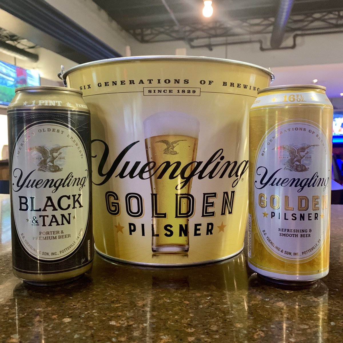 EmbersWv's tweet photo. Come watch the #Mountaineers take on Oklahoma State at 4 and enjoy our game time specials! 

🔹 Half price apps
🏀 $3 domestics &amp; well drinks
🔸 $10 GOLD BUCKETS (Yuengling Black &amp; Tans and/or Golden Pilsners)

#emberswv #letsgomountaineers #wvu #morgantown #gameday https://t.co/5v6X8RhRob