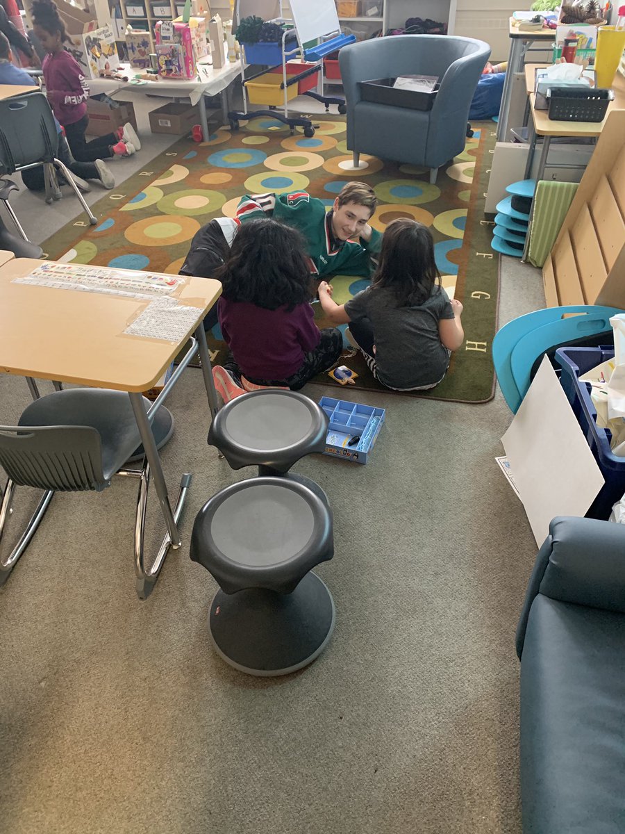 ab_ssac's tweet photo. The squad paid a visit to Oliver School yesterday and had a great time reading, playing games and of course a little floor hockey with the students. They also donated $1000 to the school thanks in part to Monarch exteriors #GivingBack #lifeLessons https://t.co/2b4IhXlvTX