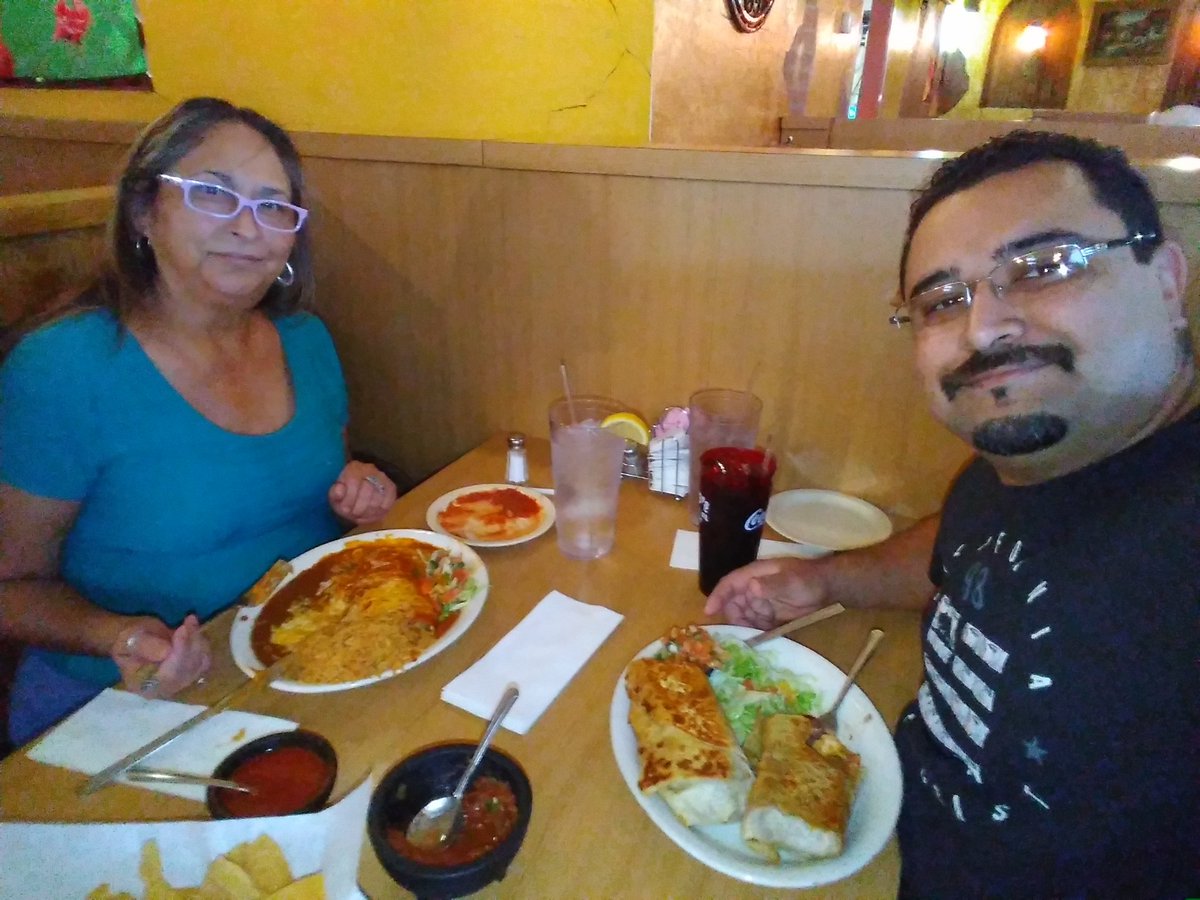 corneliomungia's tweet photo. Popos restaurant is one of the best restaurants to go to in PHX , AZ

#fatboistatus https://t.co/XSzXCAl2CC