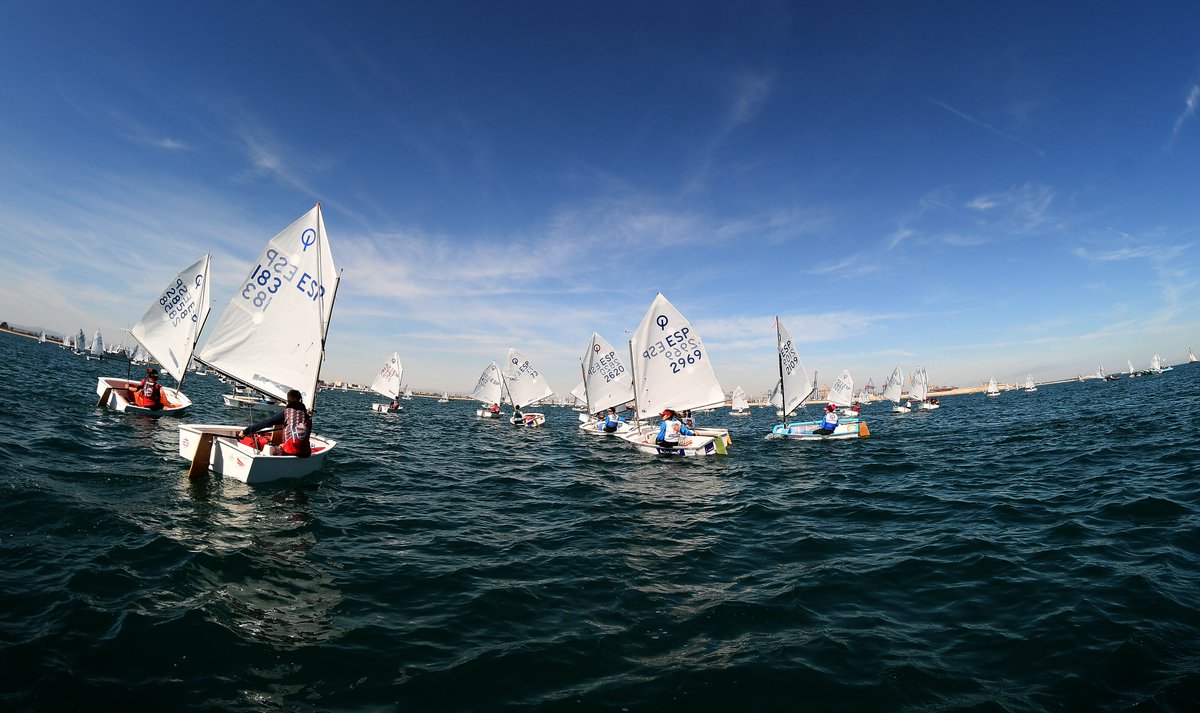 💫 Con una cabeza de la tabla súper igualada, mañana habrá máxima emoción en el agua!
🍊 ¡No os perdáis la jornada final de la OptiOrange Valencia! 
Lee más sobre la jornada de hoy aquí 👉🏻 ow.ly/ay5i30nZ5YQ