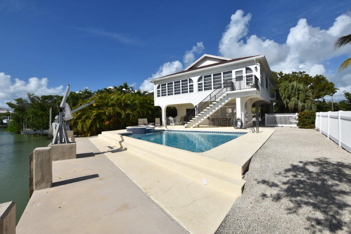 keyscaribbean's tweet photo. KeysCaribbean introduces a collection of Private Homes to it's portfolio of Fantastic Florida Keys Vacation Home Rentals.  A Little something for everyone with Nightly, weekly, and montly rentals available. https://t.co/LQyL0W0Qcp