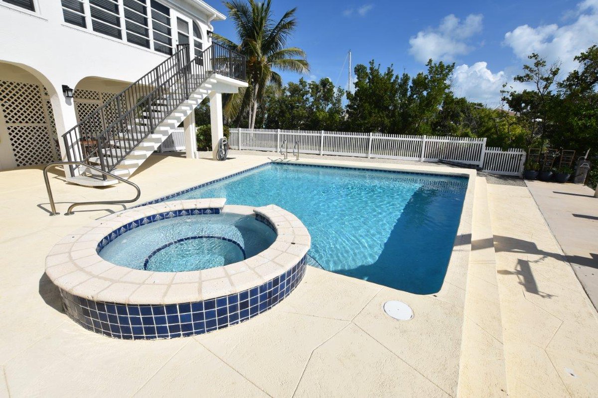 keyscaribbean's tweet photo. KeysCaribbean introduces a collection of Private Homes to it's portfolio of Fantastic Florida Keys Vacation Home Rentals.  A Little something for everyone with Nightly, weekly, and montly rentals available. https://t.co/LQyL0W0Qcp