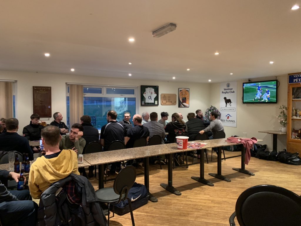 VentnorRFC's tweet photo. Nice to have @AndoverRFC stay down to watch the game and have a tipple or 3. #RugbyFamily https://t.co/d8QtG3Ky0J