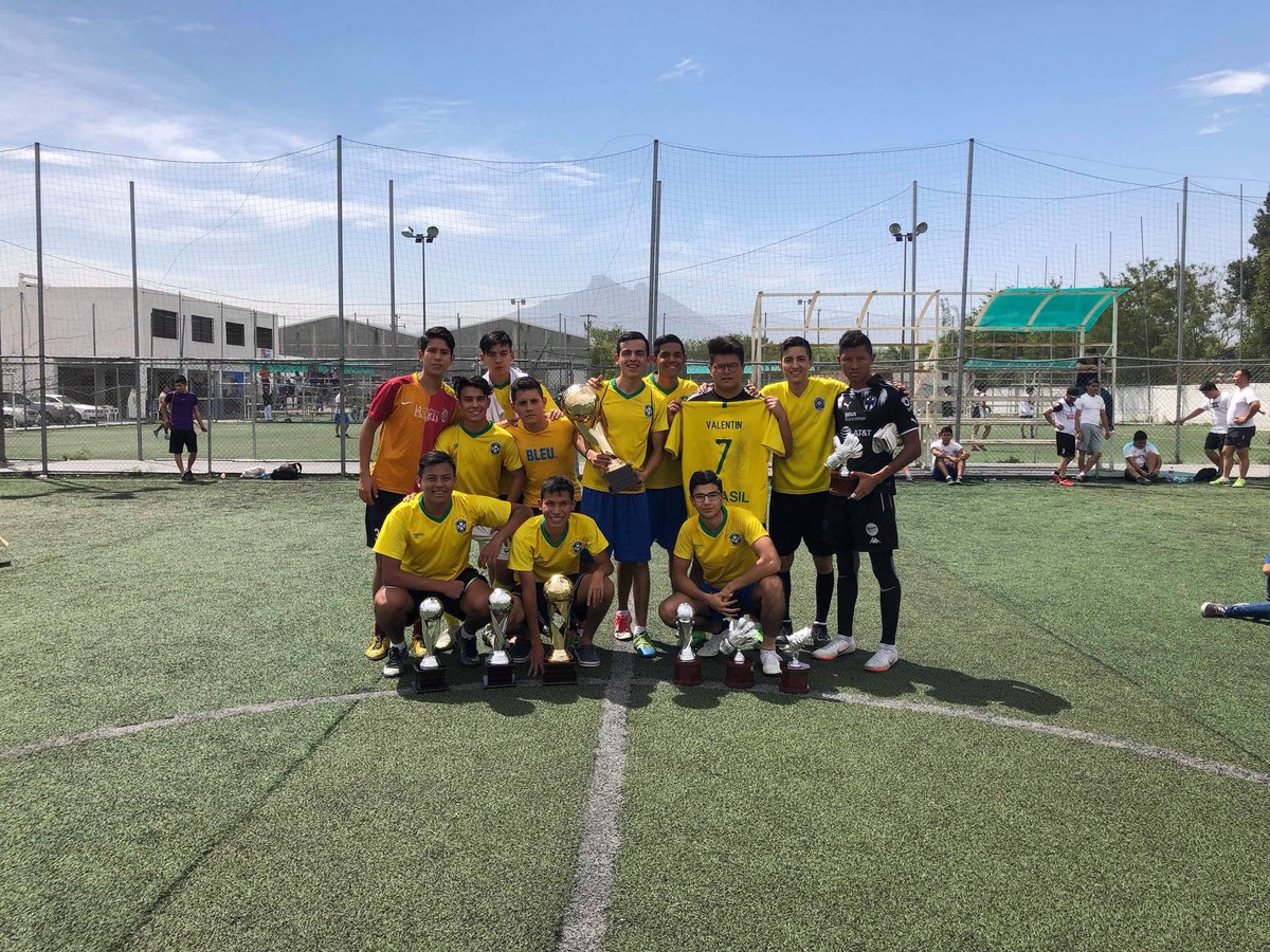 GalacticossFC's tweet photo. BICAMPEONES🏆🏆
#DaleBicampeón https://t.co/Q6KJH8jqOY