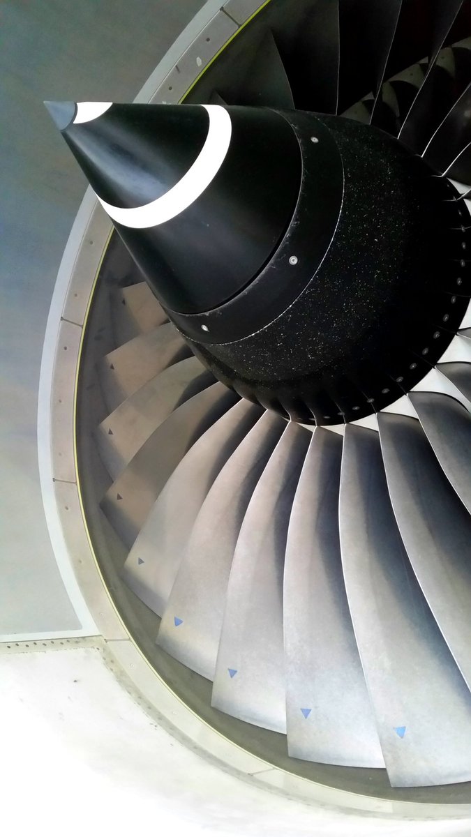 LEMDspotter's tweet image. Rolls Royce Trent 700 (A332) vs Rolls Royce Trent 1000 (B788)

#RollRoyce 
#Airbus #A330
#Boeing #B787