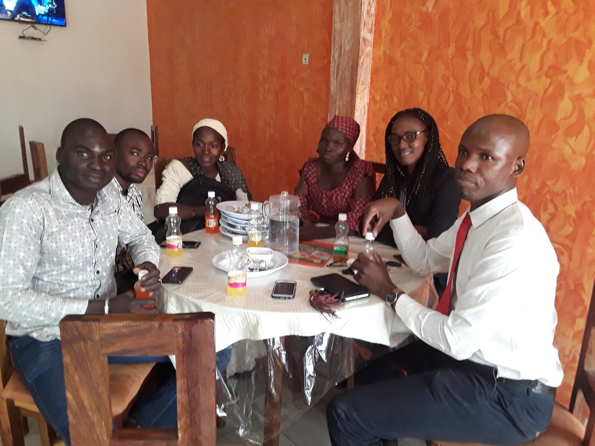 Honorable_Nath's tweet photo. #SandWishParty🍔😋 à la fin du #Mapathon ds le but d'échanger sur les prochaines activités de la communauté @OSM_Mali
Ns remercions infiniment nos partenaires @cafdo_officiel @hotosm @DaTa_TICS @BenbereM @agetic_officiel pour le soutien dans la réalisation de nos actions #Map4Ml https://t.co/9pCcdNCaO1