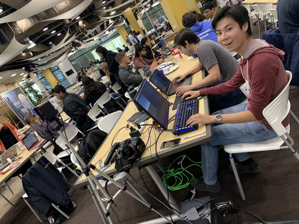 Kimbra727's tweet photo. #hackers are gonna hack! @Intuit @BiT_SanDiego @GirlsInTechSD #TWI #MosaicNetwork #BaseballHackDay https://t.co/K01Aaeknwf