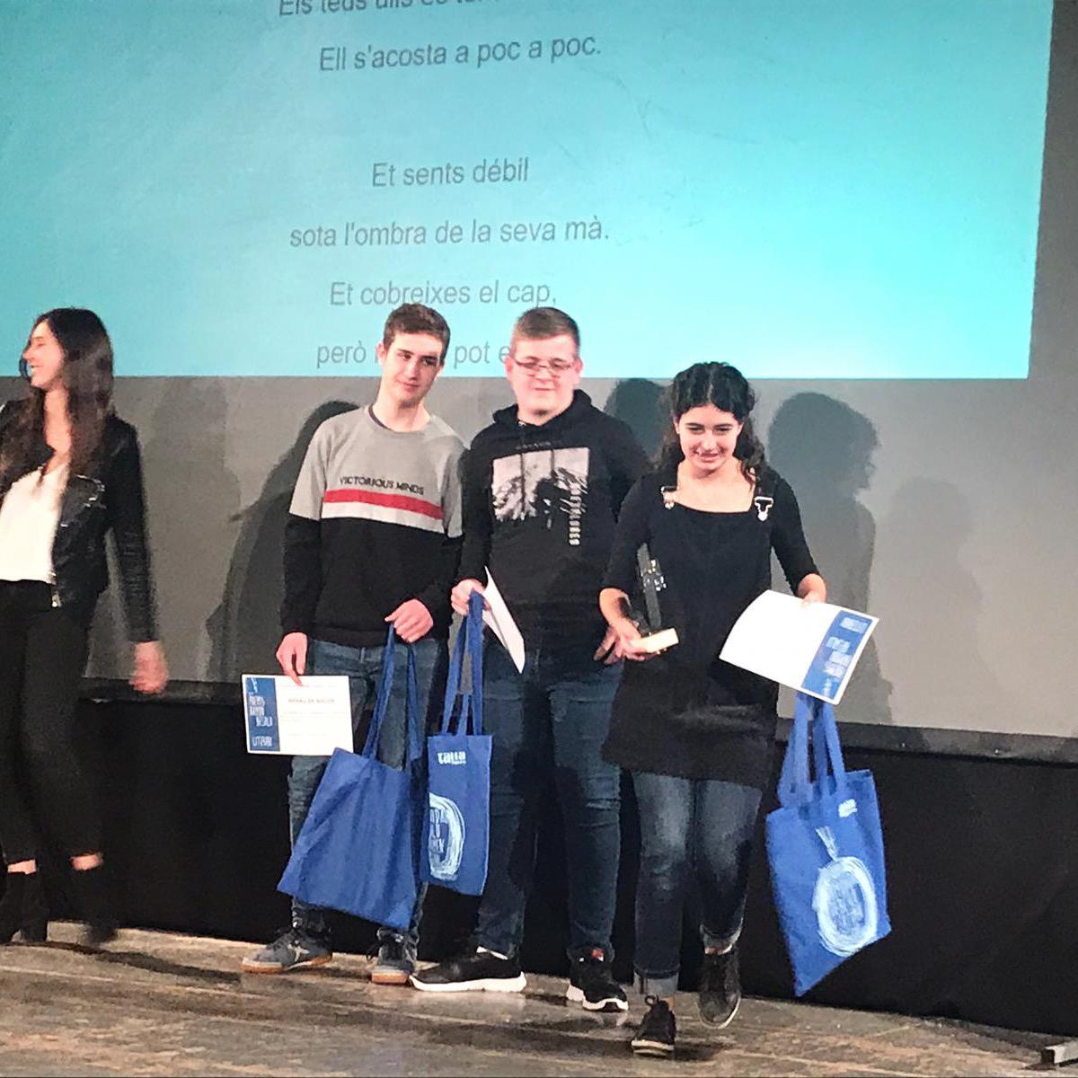 ORGULLOSOS DELS NOSTRES ALUMNES premiats al certamen literari - Premis Ramon Vidal de Besalú.
Felicitats 
 <a href="/AssocTallaferro/">Assoc.Tallaferro</a> <a href="/Aj_Besalu/">Ajuntament de Besalú</a> <a href="/bibliobesalu/">Biblioteca Besalú</a> @olotciutatedu <a href="/escolapiacat/">Escola Pia Catalunya</a>