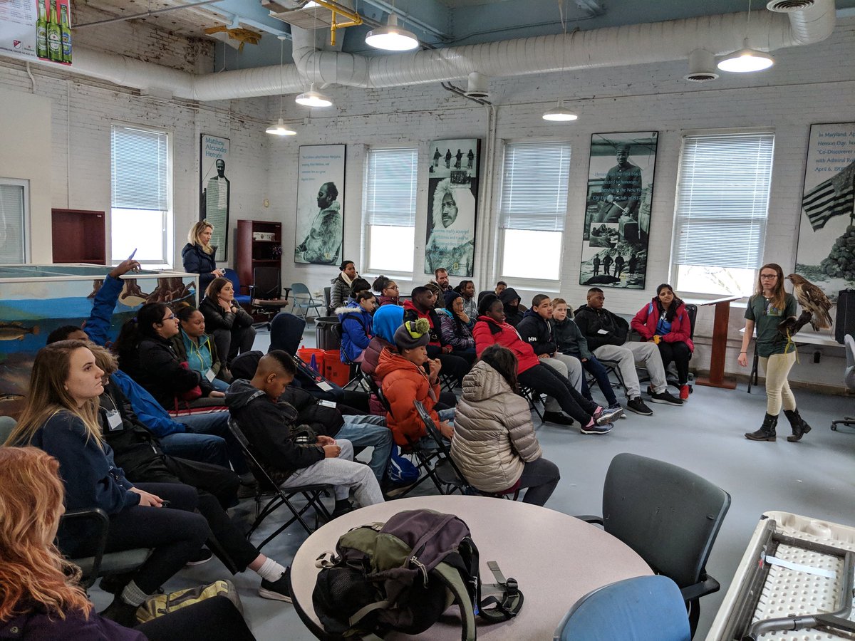 EarthCC's tweet photo. We enjoyed having @anacostiaws join us this morning to learn about raptors! #RaptorProgram #ARW #AnacostiaRaptorWatch #YOTA https://t.co/cdfjOXb0Mn