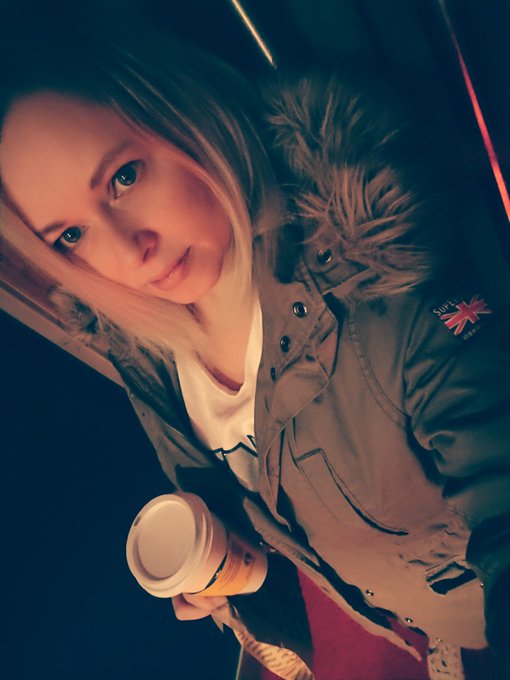 Watching #captainmarvel &hearts; 💕 https://t.co/6AeymnEE0q<a href="/tag/captainmarvel"class="tags">#captainmarvel</a>