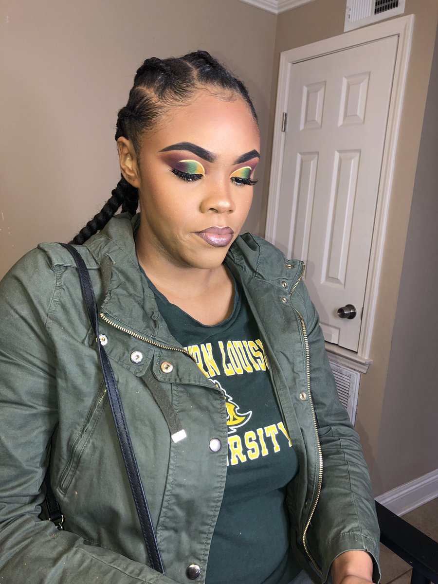 KMVmakeup's tweet photo. 💛💚💜A look!!🤪 A recreation of my look #mardigras #kmvmakeup #nolamua #neworleansmua #makeupartist #17yroldmua #neworleansmakeupartist #makeupaddict #undiscoveredmuas #youngenterpreneur #makeup #makeupartistworldwide #makeupartist #youngmu #nolamakeupartist #nolabeat #teenmua https://t.co/Chr1cn6Jb7