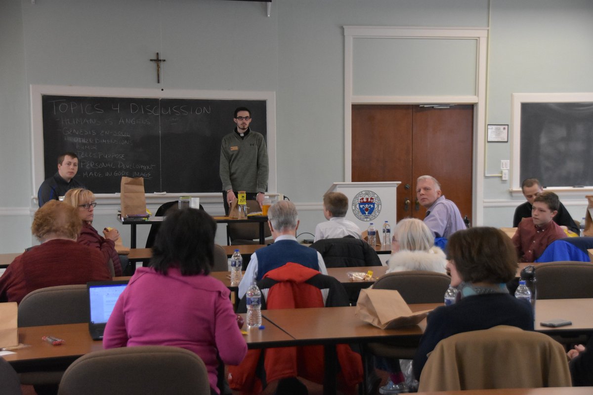 MundeleinSem's tweet photo. Our seminarians appreciated the invigorating and challenging small group discussions after the "What Makes Us Human?" lecture, with a wide variety of faith and science-based topics. Thank you to @Rob_O_Malley and @AAAS_DoSER for the lecture. https://t.co/Y2toQGefon #sci4sem https://t.co/QEC8sIvrtA