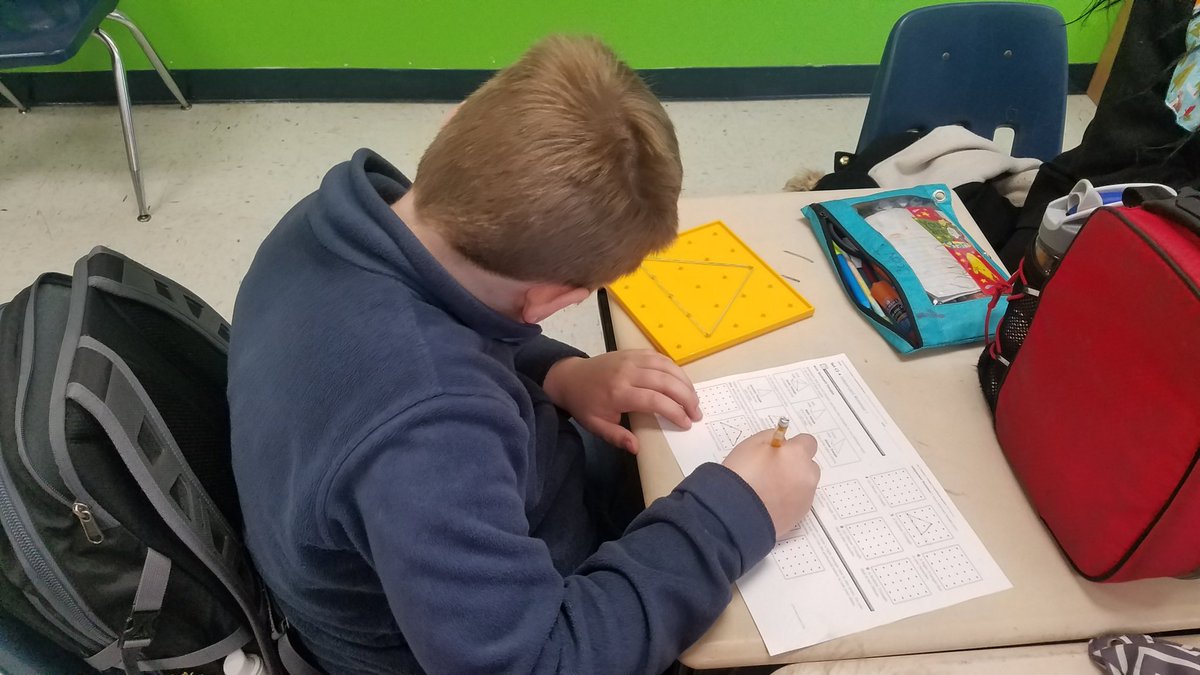 TeacherStacey3's tweet photo. Working with geoboards to make various triangles
#nescougars #scpsva https://t.co/zWIpYj8cdL