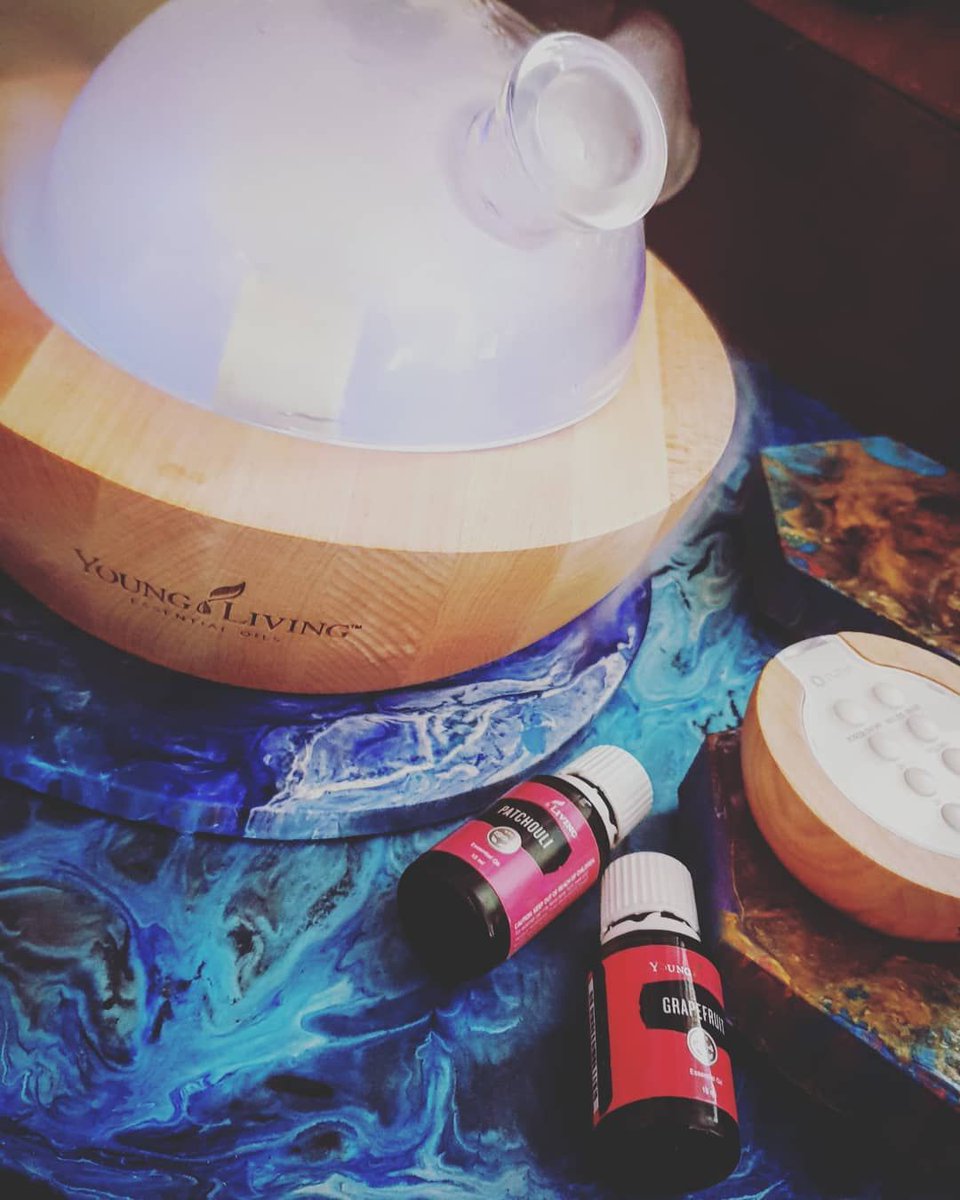 younglivingeoau's tweet photo. #YLTIP Patchouli &amp; Grapefruit make a heavenly diffuser blend. 🍊 
📷@sercretharbouroils 
.
.
.
#yleoaunz #AriaDiffuser #Patchouli #Grapefruit #essentialoils #oilylife #lowtoxliving #wellnessadvocates #essentialoilkits #diffuserblend https://t.co/BmIVRePGmb