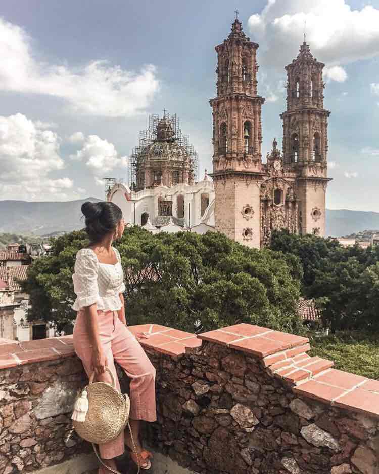 HotelesTaxco's tweet photo. #VisitTaxco: Las terrazas de #Taxco tienen incomparables vistas que te harán enamorarte del #PuebloMagico.

Foto 📷 #ig : iwasinspired

#TAXCOmeEnamora❤️ https://t.co/hNOl0fQUv9 #PosadaMision