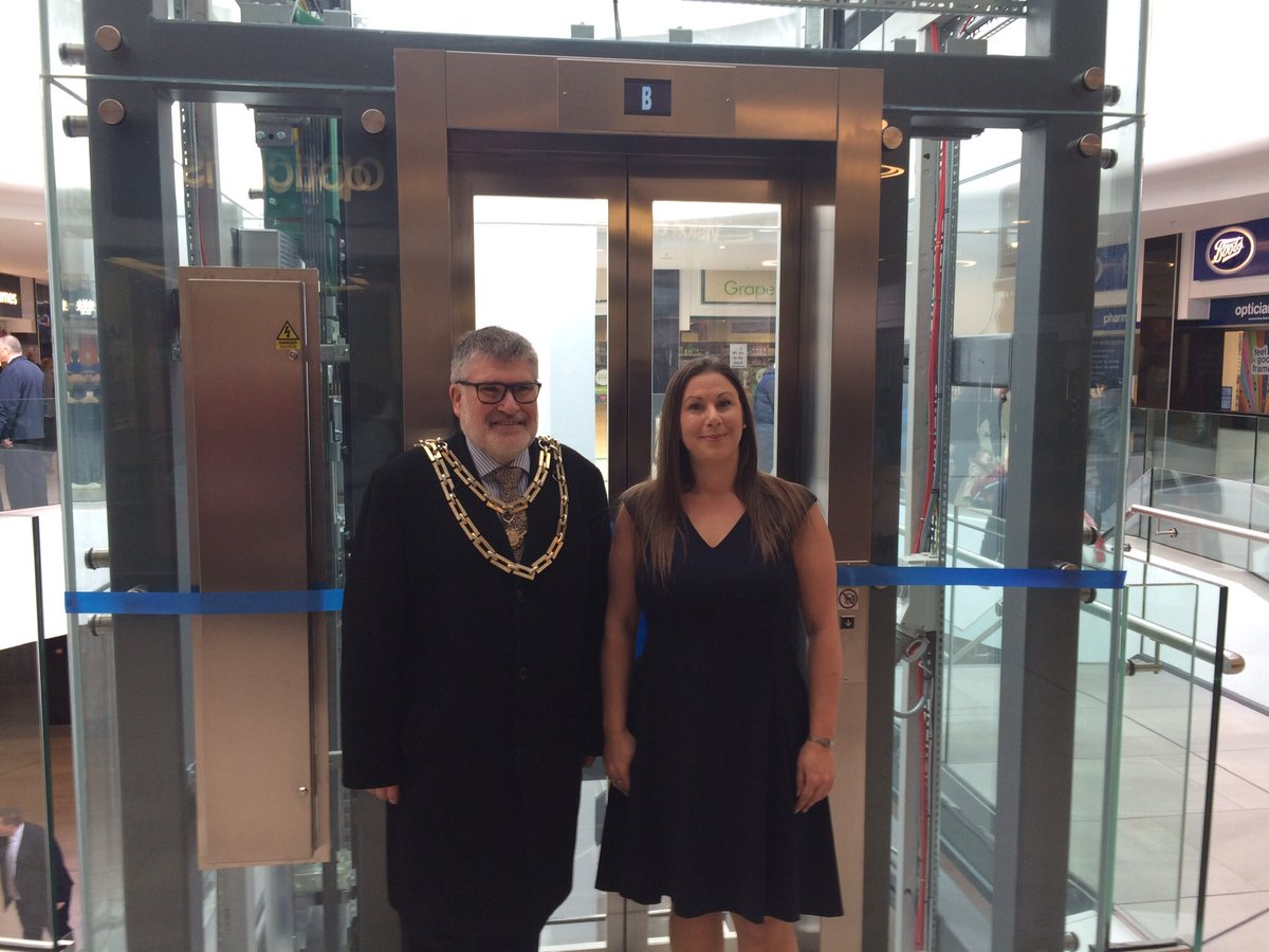 DaveHBedford's tweet photo. Photos from today’s opening of the newly refurbished @HarpurCentre.  A major investment &amp; a big vote of confidence in Bedford at what is obviously a tough time for all town centres. Congratulations to Sam &amp; the team &amp; all the traders. More here: https://t.co/si7SZJJjrK https://t.co/oqWPRM3VQM