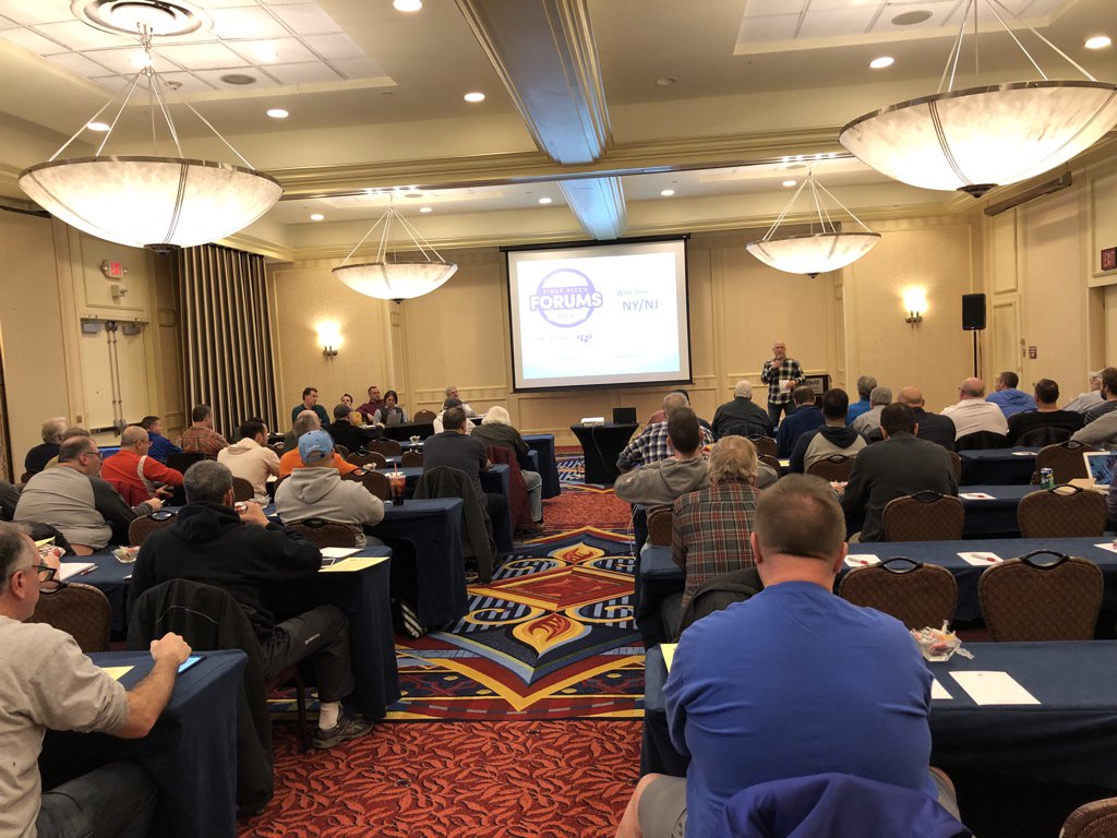 NickRichardsHQ's tweet photo. Heeere we go…
#FPF19 #FirstPitchForums
At the front is @MikeGianella @MikePodhorzer @DerekCarty @RayHQ @RonShandler with @BrentHQ at the lectern.
@B_Walton is in the audience, and Matt Dodge is behind the registration desk.
I’m your cameraman, @NickRichardsHQ https://t.co/BvuMsMfq3b