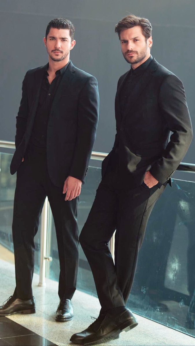 ozgeserkan_it's tweet photo. Men in black 😎👊🏻💣💣
#halka #SerkanÇayoğlu #kaanyıldırım @SerkanCayoglu @kaanyildirim_ https://t.co/WtQcHSErsn