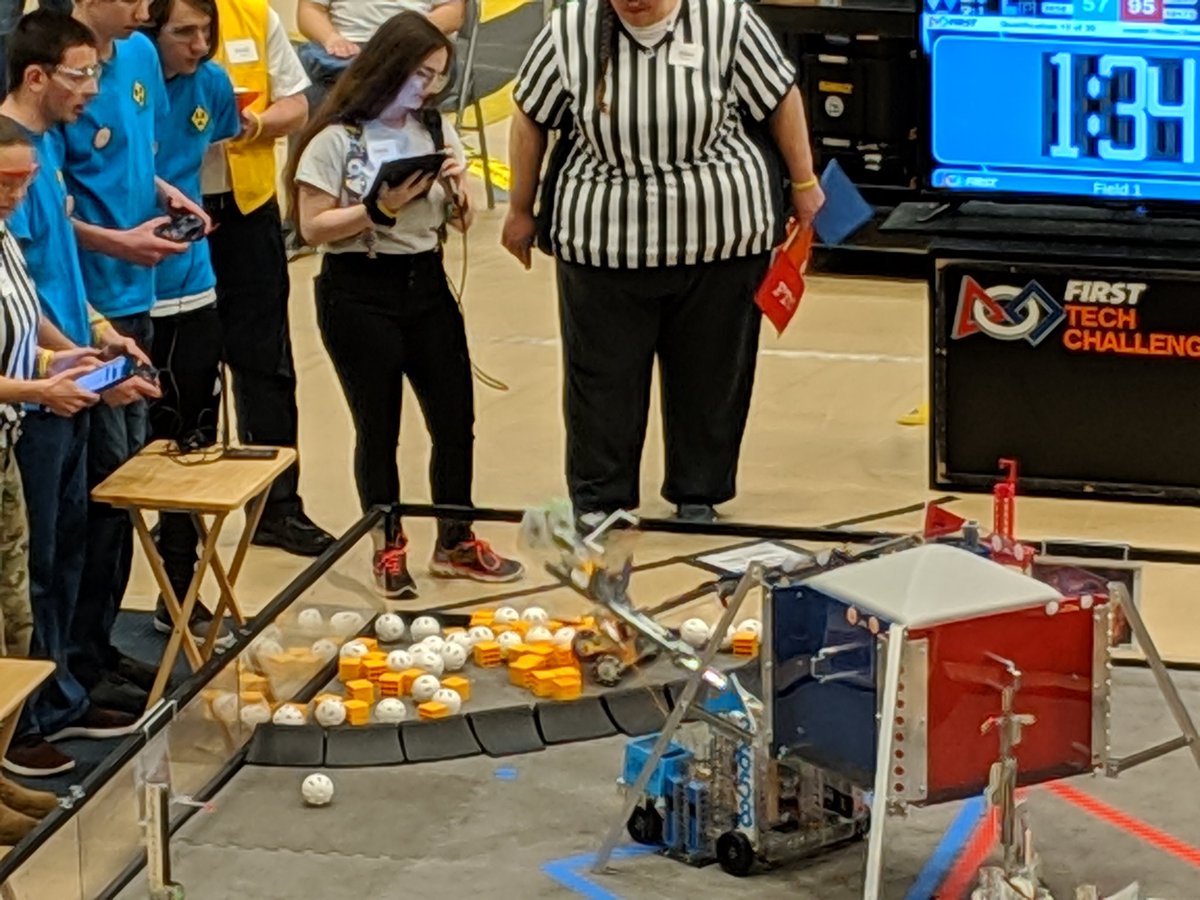 RSD_Innov8Lrn's tweet photo. The @Boson_3658 in action! #RSDSTEM https://t.co/HpbmKNOaED