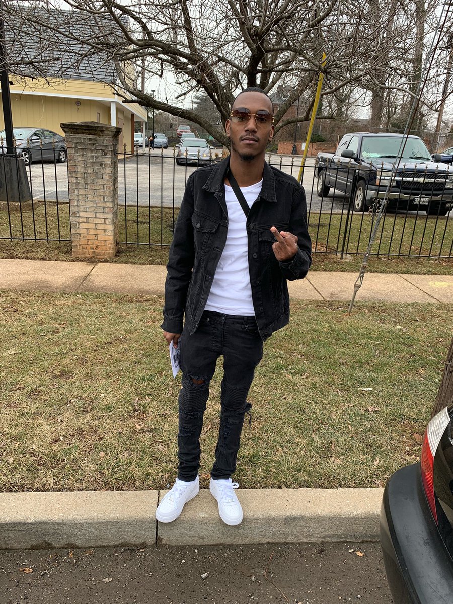 lorhatch_'s tweet image. Go and get the money, bust the safe open Stay away from broads, I gotta stay low Rest in peace my dawg, he got a halo 🙏🏾💵✨ #blakedasnake🐍 #freedareal🔓