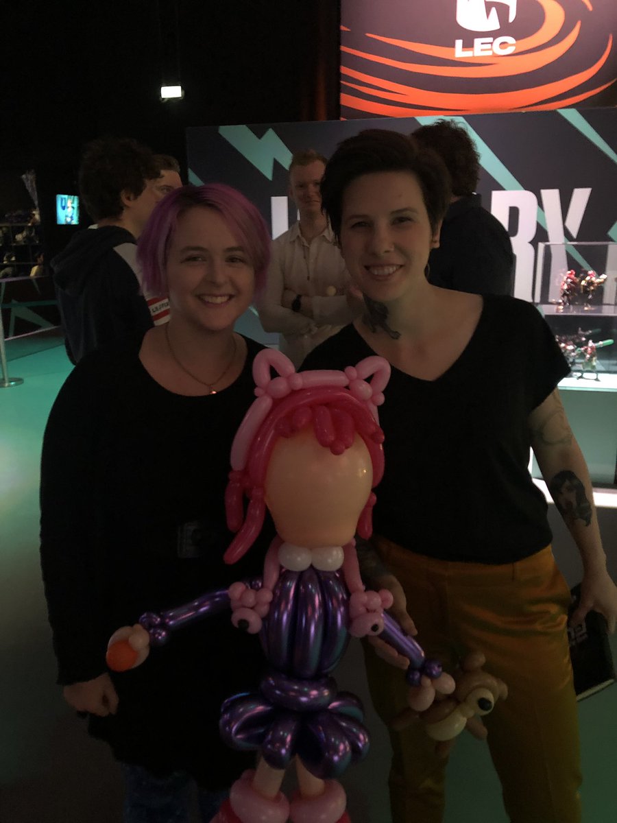 StarkeyBalloons's tweet photo. @lolesports got to meet @Froskurinn  today at #LEC! Awesome way to spend my Saturday! https://t.co/yNq5FEJVjj