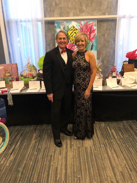 BankWithUnited's tweet photo. Our #CresComBank Wilmington Team had a great time supporting the 20th anniversary of the #CapeFearHeartBall on February 9 β₯οΈ This Gala celebrated the organization's mission of building healthier lives, free of cardiovascular disease and stroke. (Member FDIC) https://t.co/4P8HEBkZxN