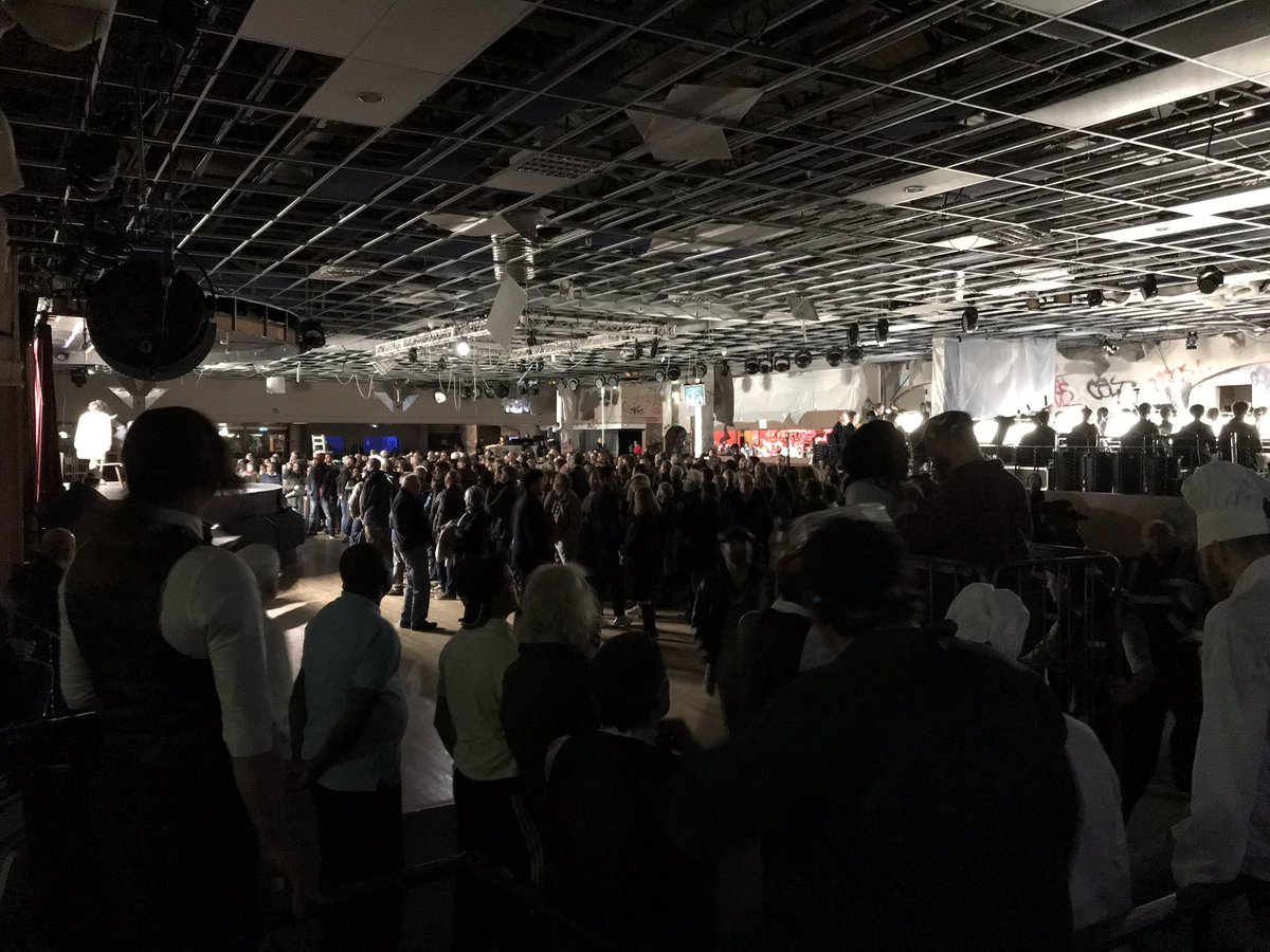 DianeKemp1's tweet image. #LadyMacbethMtsensk sense of foreboding building now. 
Use of chorus so brilliant.