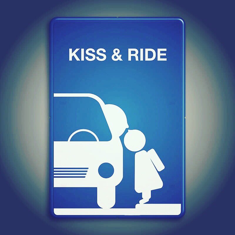 MarienschuleSb's tweet photo. Wir freuen uns, in Zusammenarbeit mit der Stadt #Saarbrücken eine Kiss &amp; Ride-Zone vor unserer Schule an der Roonstr. einrichten zu können. Bitte nutzt in Zukunft diese Zone um Kinder ein- und aussteigen zu lassen. Blockiert die Zone nicht durch Parken ❤️😘🚘 https://t.co/GQZTh6gZAu