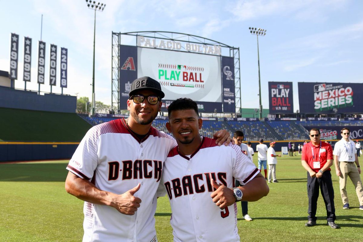 LosDbacks's tweet photo. Se nota que los muchachos la están pasando increíble en Monterrey. 😊
#MéxicoSeries | #LosDbacks https://t.co/8lTFP9ZvmS