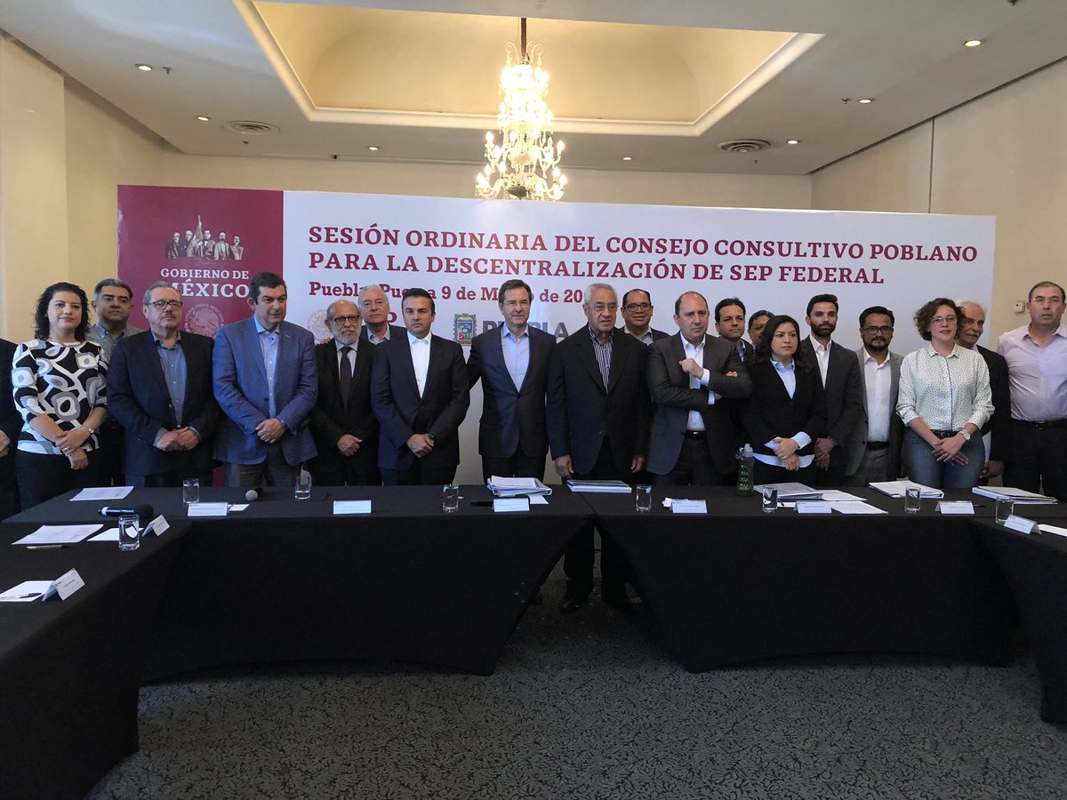 Esta mañana nos reunimos en #Puebla, los miembros del Consejo Consultivo Poblano para la descentralización de la <a href="/SEP_mx/">SEP México</a> y recibimos su diagnóstico estratégico que encabezó la <a href="/BUAPoficial/">BUAP</a>.