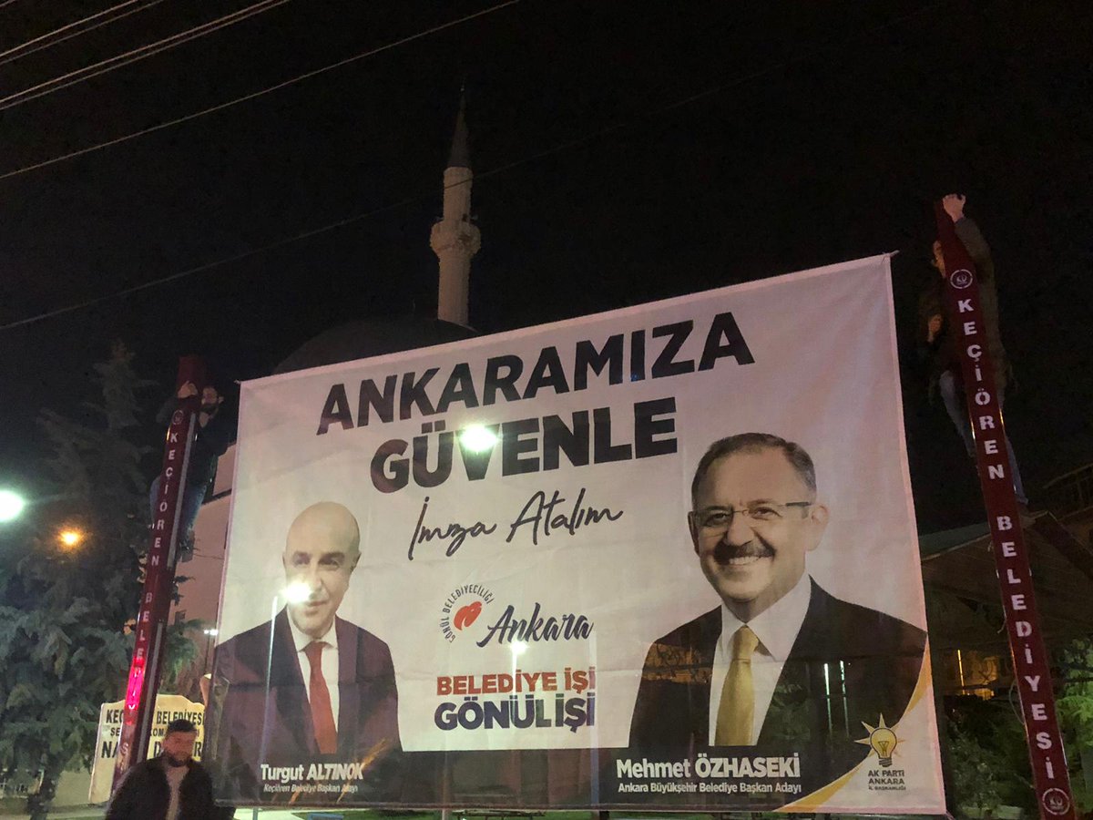 zafercoktan's tweet photo. Gece gündüz demeden alanda pankart ve bayraklama çalışması yapan teşkilatın gizli kahramanları @AkgencKecioren ve mahalle teşkilatlarımıza sonsuz teşekkürler... https://t.co/A7q4d4lyiu