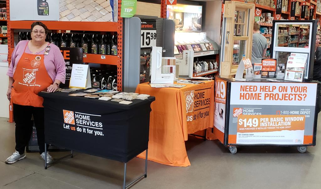 Lorry selling the Truly Free carpet install. Also showcasing #Just149 for window install.  Great Solving customers needs! #HD0486ElCon. #d60strongandproud  @D60HDExteriors <a href="/NeriWilliams/">Neri Williams</a> @jennipherball <a href="/micah0486/">Micah Horton (tweets are my own)</a> <a href="/Danielleederks/">Danielle Derks</a> @depotfan1 <a href="/Alana95540851/">Alana</a> <a href="/SusanT42880527/">Susan T</a> and Riley