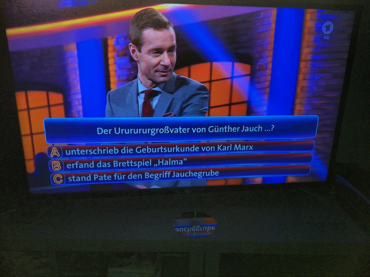 Mib2018Marx's tweet photo. Was könnte denn da die Antwort sein? :) @karlmarxhaus
#marx #history #quiz #werweißdennsowas @DasErste https://t.co/sw3yncfZPy