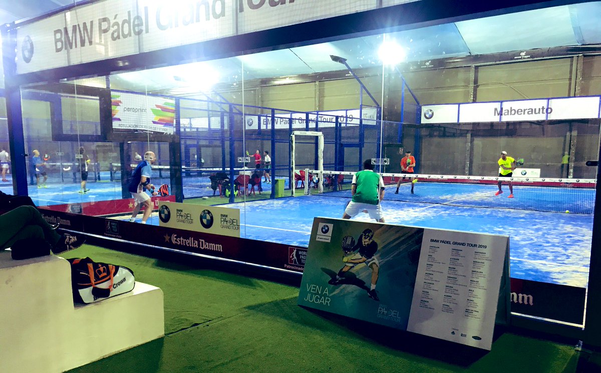 PipiRonUp's tweet photo. #BMWPÁDELGRANDTOUR2019 en @okpadelcs de #Castellón EN JUEGO LAS SEMIFINALES del TORNEO 🏆 @BMWMaberauto A POR TODAS 🎾🎾‼️ Y mañana esperamos a los MÍTICOS @Sebanerone y @GabyReca OS ESPERAMOS‼️ https://t.co/f97NV1lSJ0