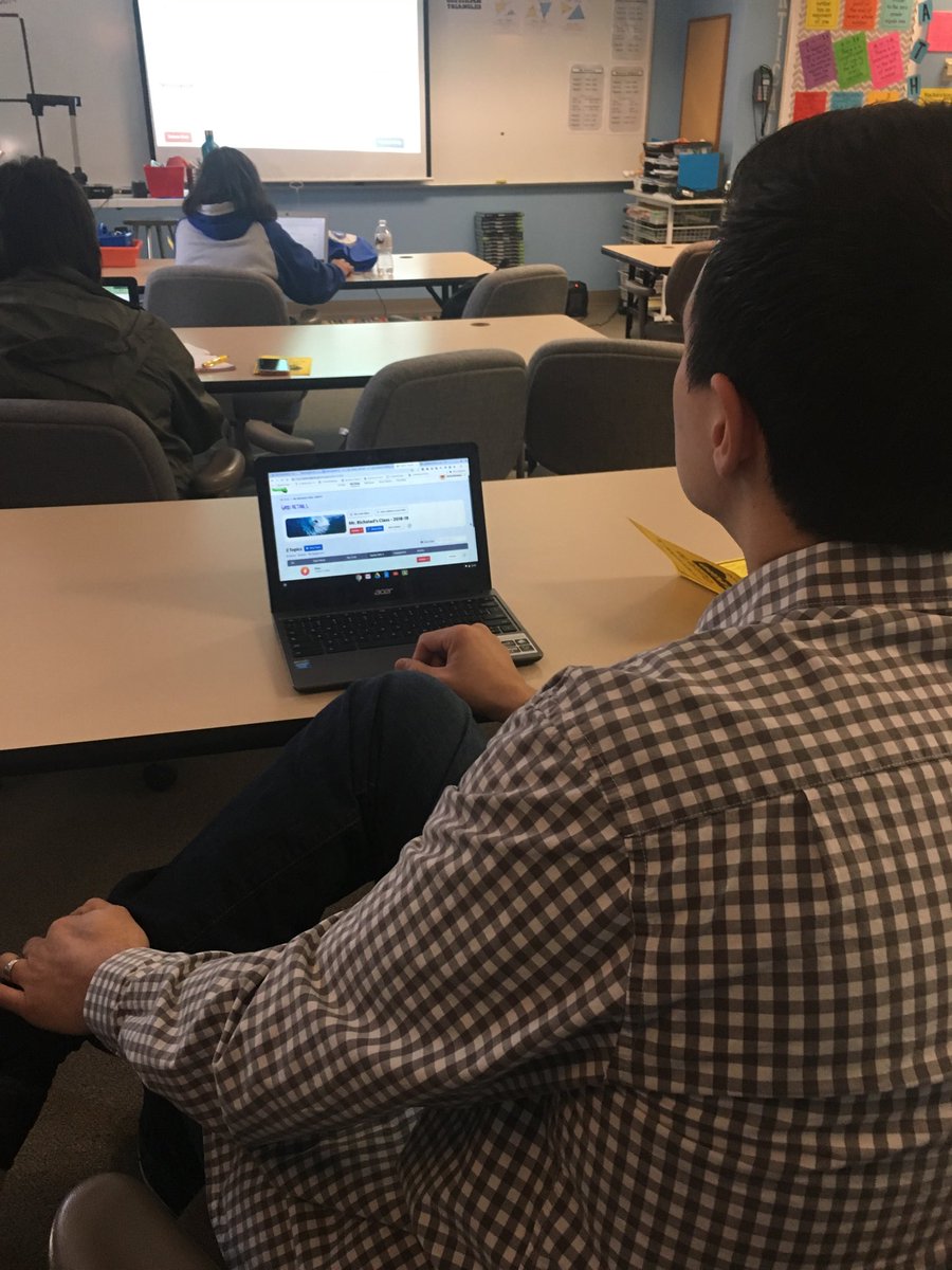 LearnerVCBates's tweet photo. Thanks Jessica for helping us through @Flipgrid! Communication and collaboration - let’s go! #techconnect4 https://t.co/bWJWmsok6f