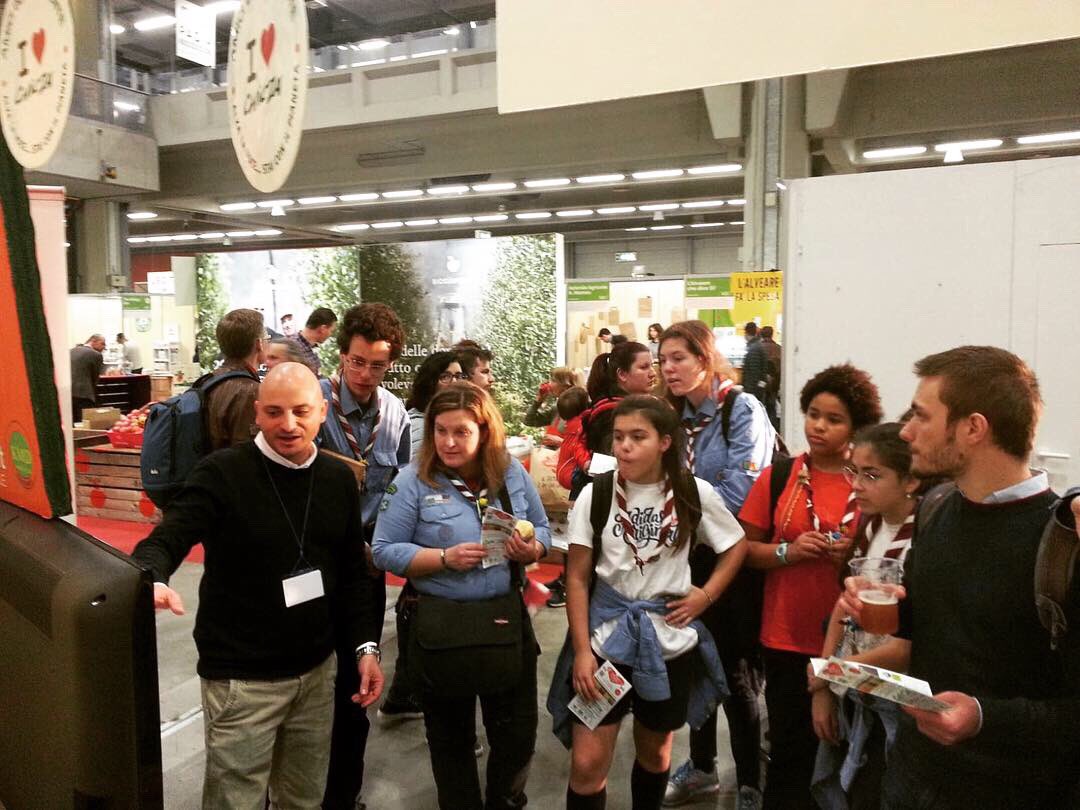 ChiczaItalia's tweet photo. Dai che finiscono... 😀 Ti aspettiamo fino alle 22:00 per fartele assaggiare 😋
Stand VB3 Padiglione 3 Area *Mangia come Parli* 😎 #chicza #flcg #flcg2019 #fieramilano #fieramilanocity #milano #stand #espositore #degustazione #free #chicleros #messico https://t.co/DaM3T05wis