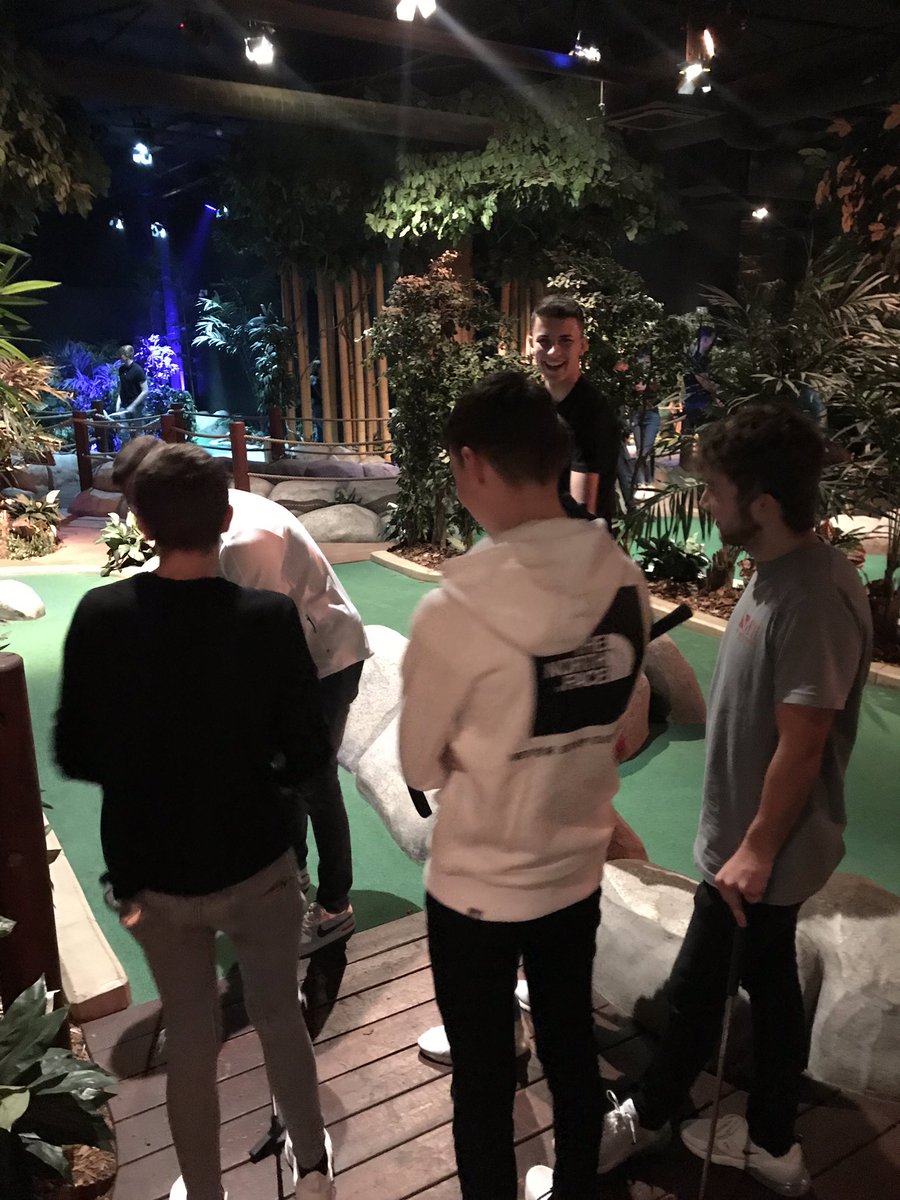 ScotHoodGolf's tweet photo. Great night with lots of laughs at @TreetopGolf with the @llanwerngolf Junior Crew ๐๐ผ๐ #TopLads #PuttingMasterclass โณ๏ธ https://t.co/fLMgT9v3KZ