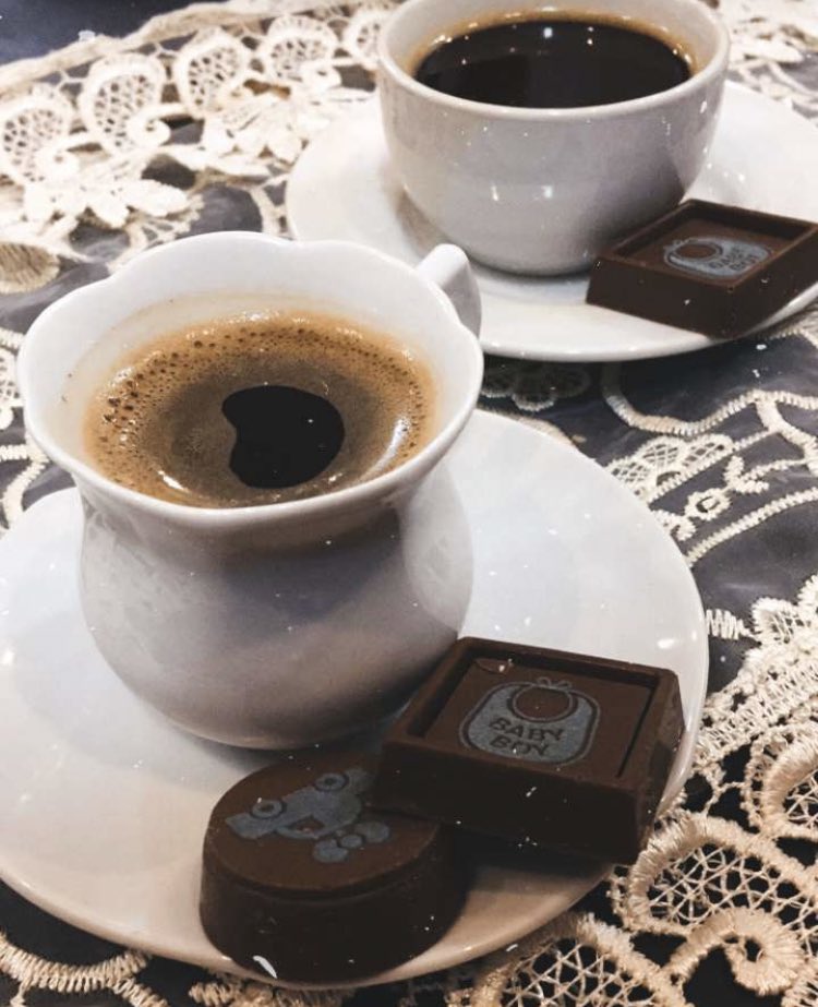 كان كافياً أنّ أرى شخصي المُفضل يضحَك لينشرح صدري.