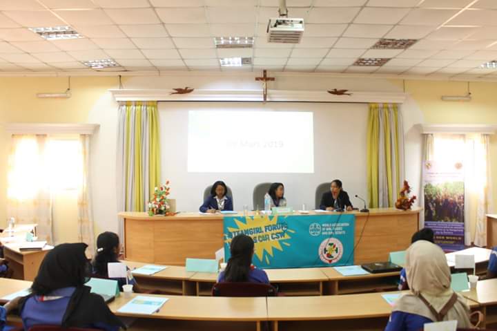 HanitraRarison's tweet photo. Today, at #TeamGirl_Forum
#Madagascar_CSW
We had the opportunity to experience the Negotiations, the writing statement to promote the gender equality through #CSW3 Prioty theme
@wagggs_world @Florencehope6 @SE_Rajoelina https://t.co/ttOBGyrkv8