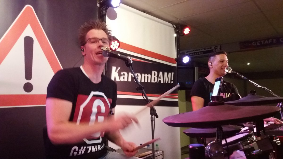 scgenemuiden's tweet photo. We zijn los, Karambam @steamingpianos nu live in de al aardig gevulde kantine van Sportclub. #feestavond #samen #verbonden https://t.co/tQP1SWNKKs