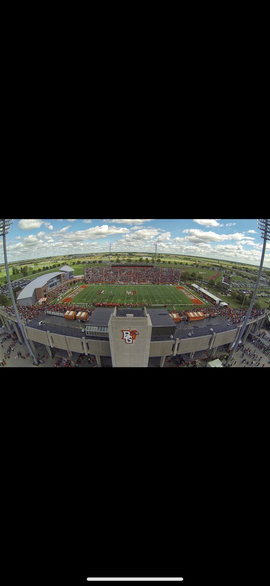 BNiemenski's tweet photo. After a great talk with Coach Loeffler, I’m excited to say that i have received my first D1 offer from Bowling Green!! @CoachLoefflerBG #talonsup https://t.co/IgqLQyyb9k
