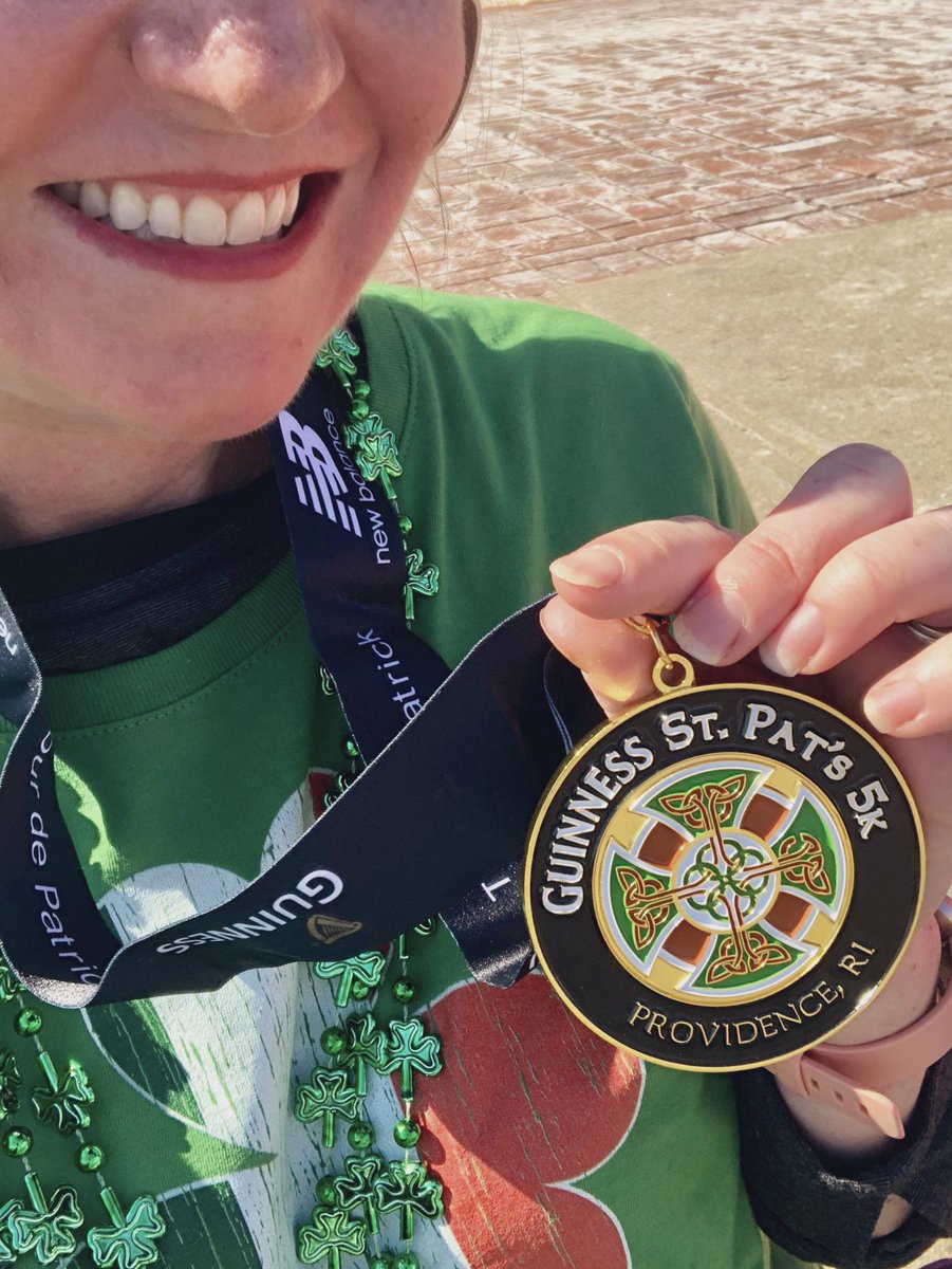 Emjay1028's tweet photo. Beautiful day for the #StPats5k in #Providence! #TourDePatrick #RI #ViewFromMorningRun #EmmyAndMeAndNinePointThree #StPatricksDay #TeamSparkle https://t.co/IfQEsAibrV
