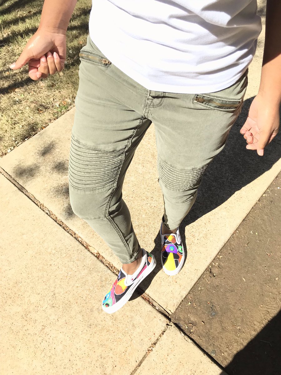 misskoolkatt's tweet photo. Finally done customizing my Vans ! ❤️🧡💛💚💙💜 🥶@vans #vans #custom #customvans #customizedshoes #customizedvans https://t.co/QJuFHwcn5G