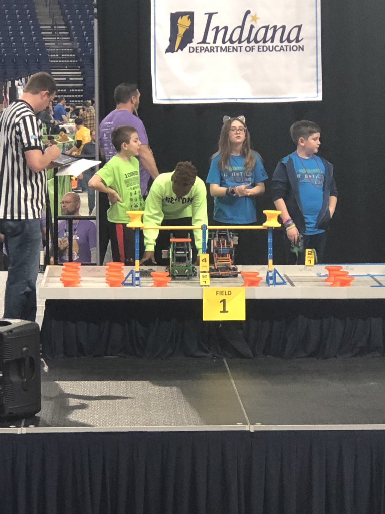 CIArobotics's tweet image. Ready for our last qualifying match! #vexiq #NextLevel #STATE #CIArocks #WEareTheKey