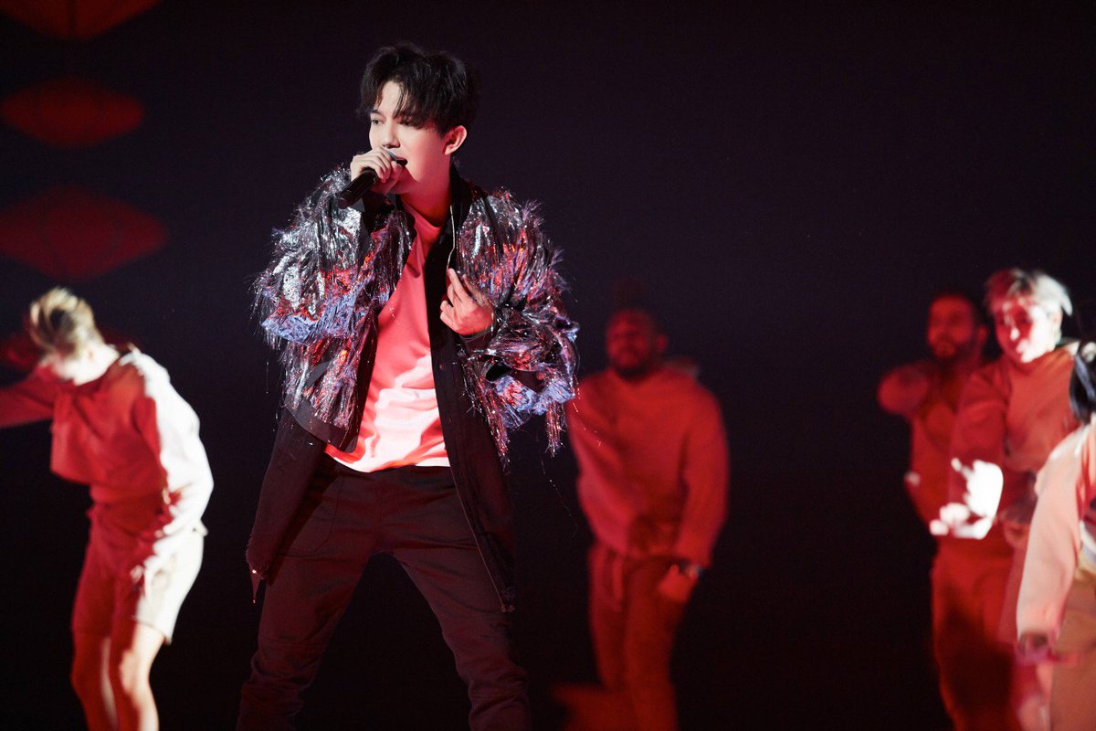 Madina29866965's tweet photo. @Nyusha22496616 Зажигаем!!!  #TWDimash #WorldsBest
@dimash_official https://t.co/g8yLk3A65v