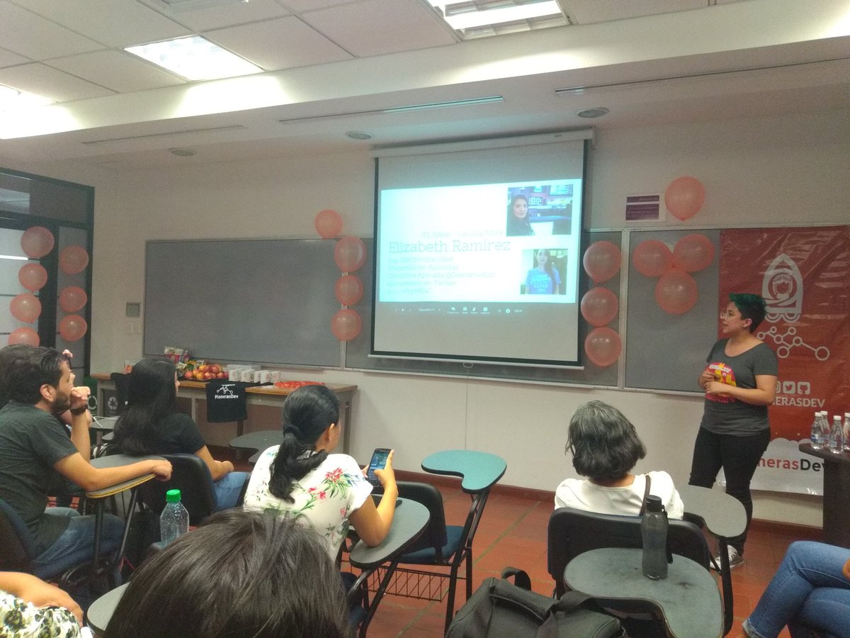 calidevco's tweet photo. Muy contentas de poder contar con @karobotco y @pyladies_co en el #MeetupCali! @pionerasdev #pionerasdevcali #FelizDiaDeLaMujerTrabajadora https://t.co/6mjs2GCBZ6