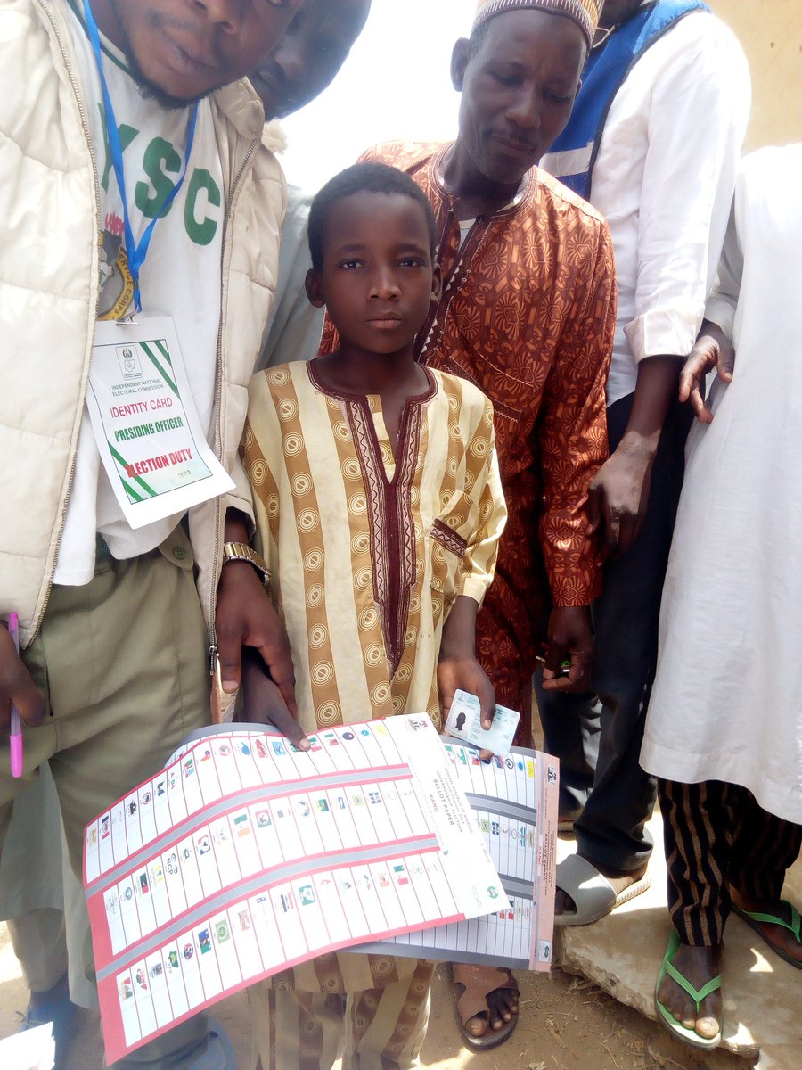 rotimisegunsam's tweet photo. As the presiding officer, I was about sending this boy away from the polling unit, when my APO 1 revealed to me the boy genuinely owns a PVC, I collected the card reader to confirm, Lo and behold the PVC was truly his!! 
How on earth did @inecnigeria issued this PVC to this boy? https://t.co/SQIa3yCOKr