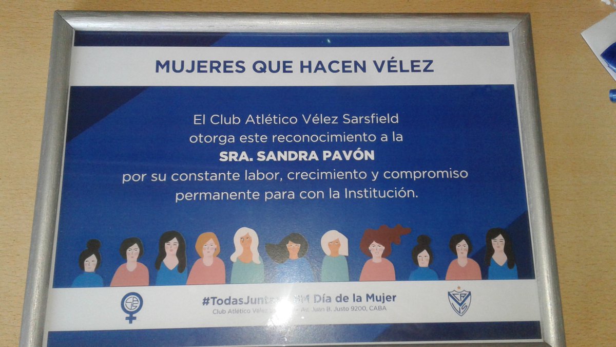 Gracias <a href="/BasquetVelez/">Vélez Básquet</a> <a href="/velezdeportivo/">Vélez Deportivo</a> <a href="/Velez/">Vélez Sarsfield</a> por este reconocimiento...
Un placer trabajar en mi casa!!
